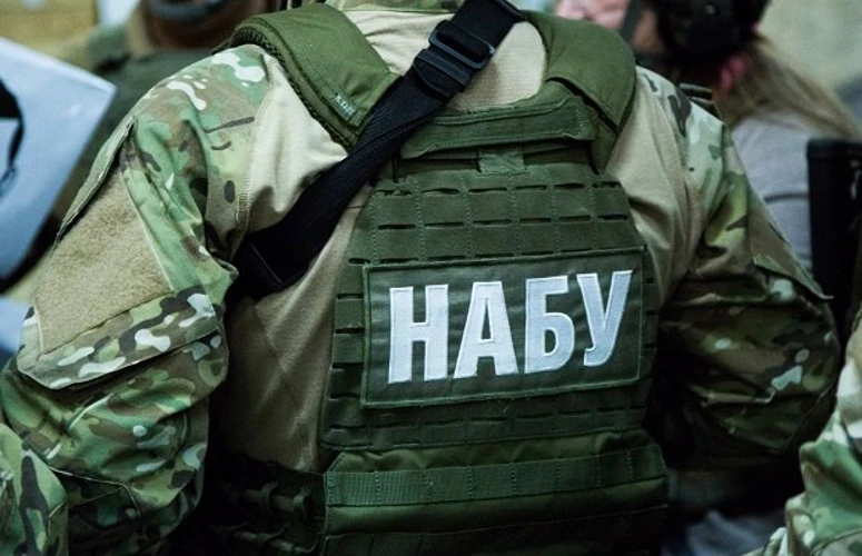 Від контролю над «Сенс Банком» до підозр: хроніка операції «Форест Гамп»