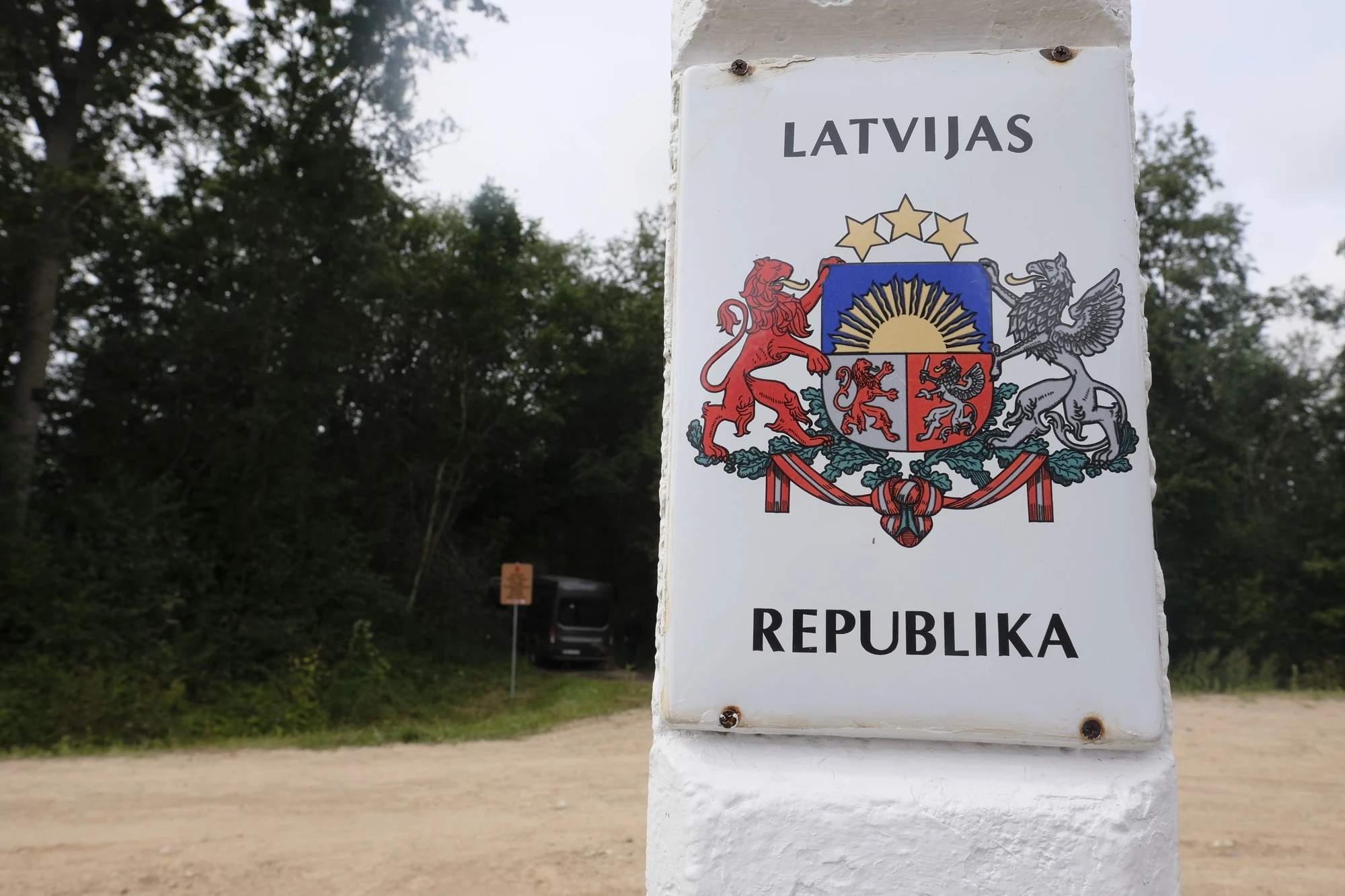 Латвія з 1 вересня вводить заборону на імпорт книг, одягу та іграшок з РФ і Білорусі