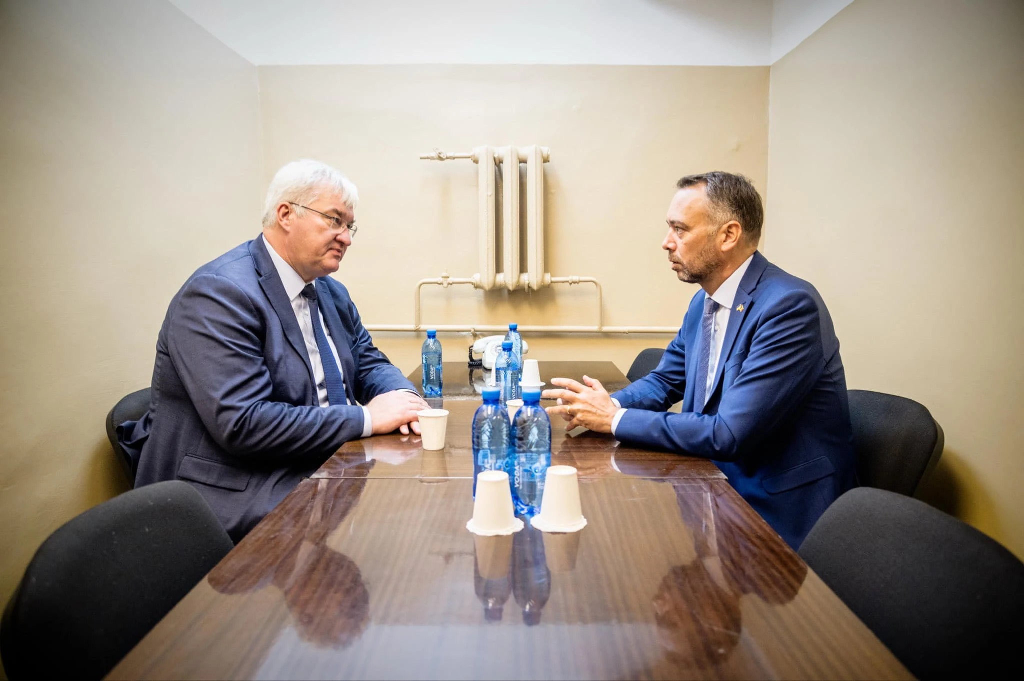 Сибіга, Прево і Зеленський: хто і що обговорював під час переговорів в укритті МЗС