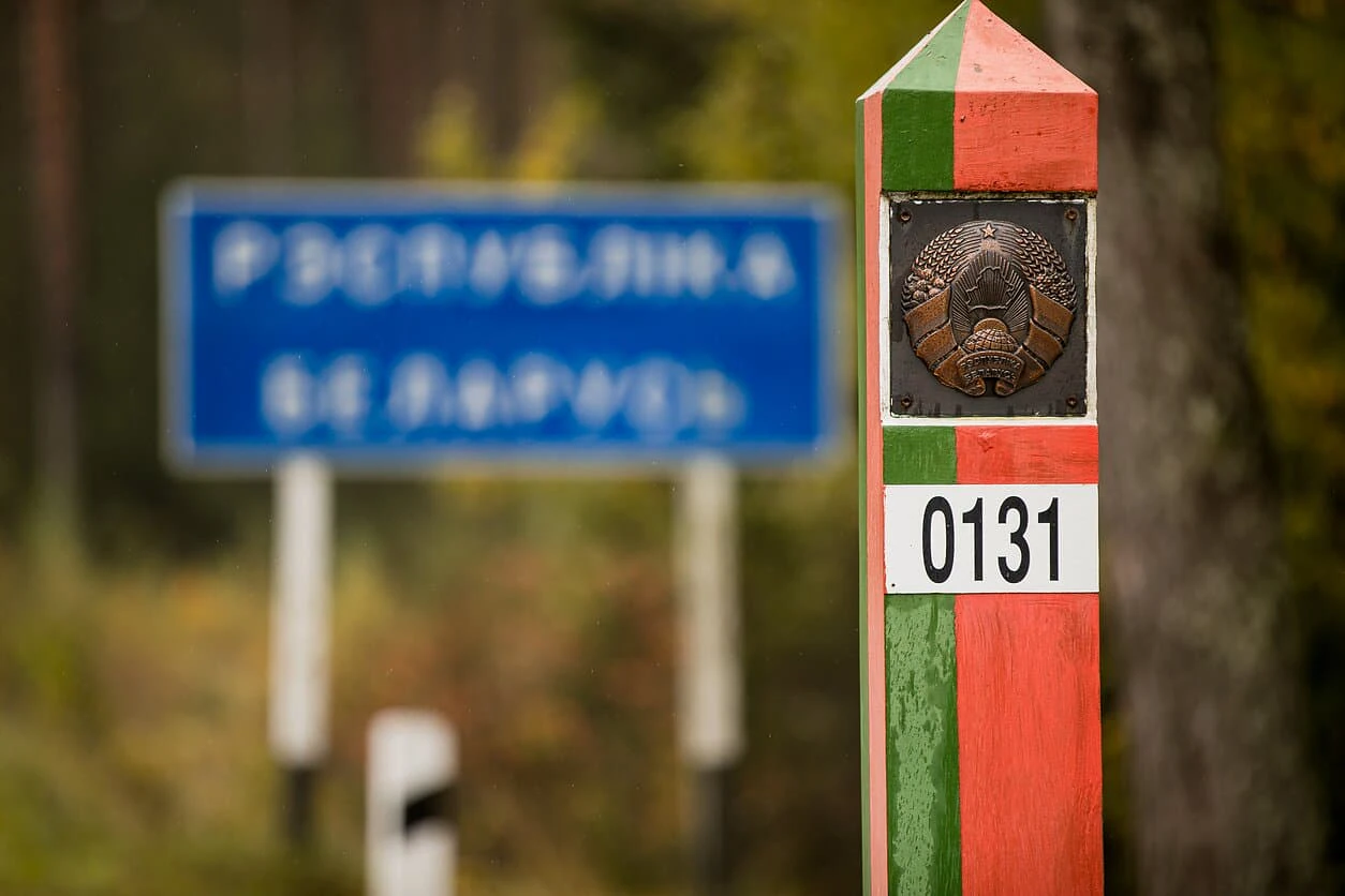 Мігранти поранили прикордонника на литовсько-білоруському кордоні: що відомо
